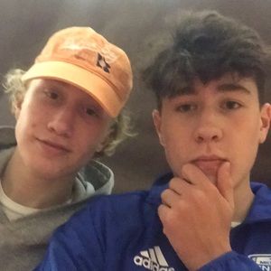 Meet your Posher, Amos